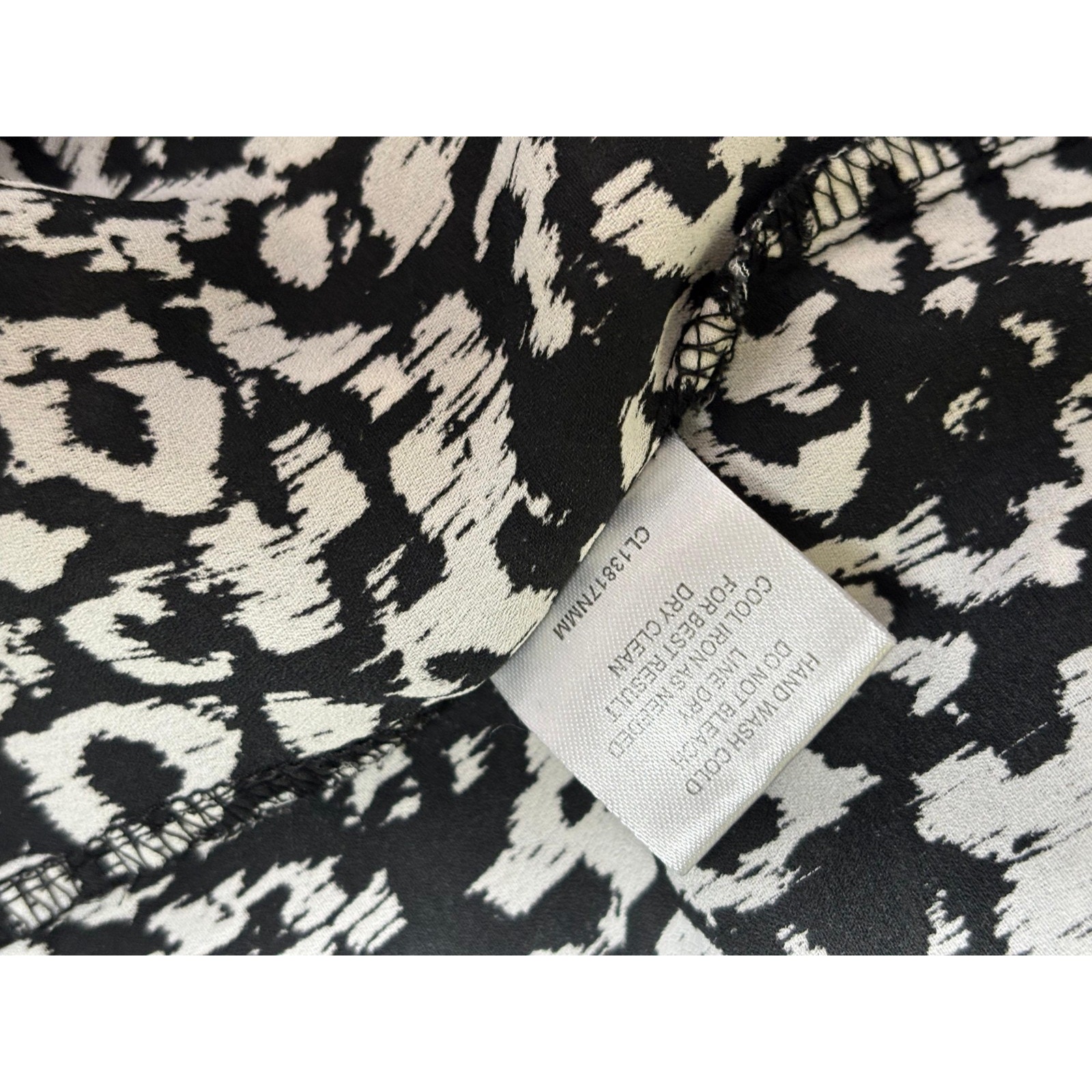 Neiman Marcus Leopard Print Blouse Womens M Black White Short Sleeve Oversized — image 5 of 7